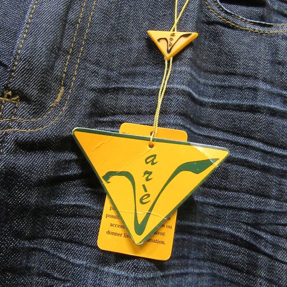 Women's Are Boot Cut Jeans - Picture 6 of 16